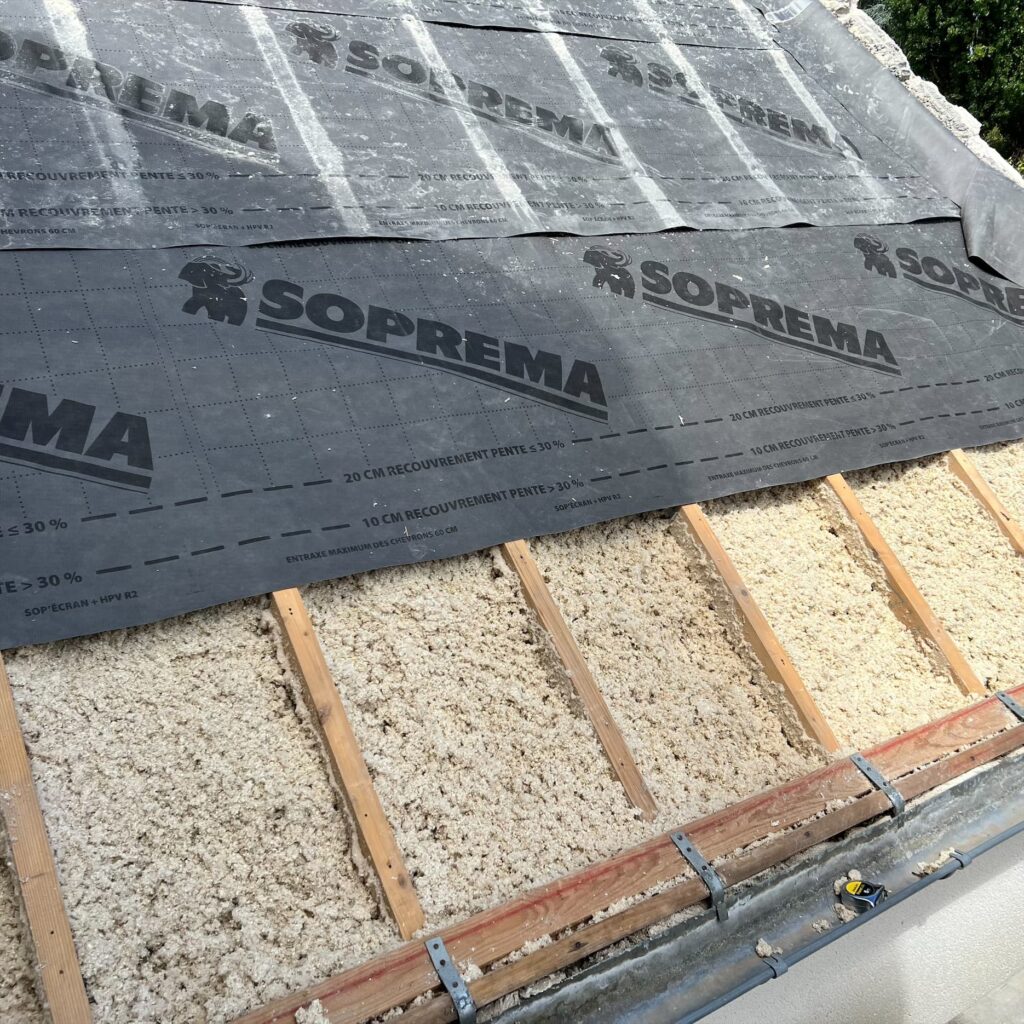 Photographie 2 du chantier Écran sous-toiture et ouate de cellulose
